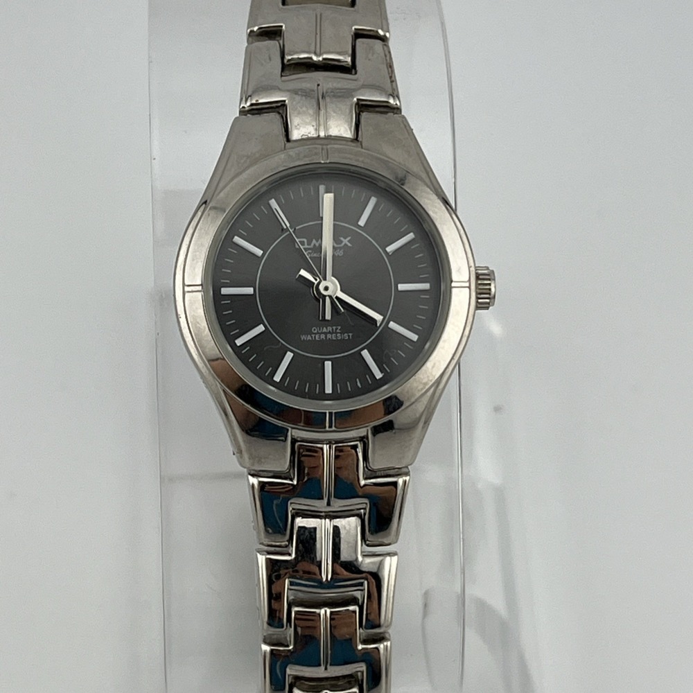 Qmax Watch Women 24mm Case 8.25" Silver Band- New Battery